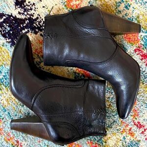 Frye Regina Black Leather Heeled Ankle Booties